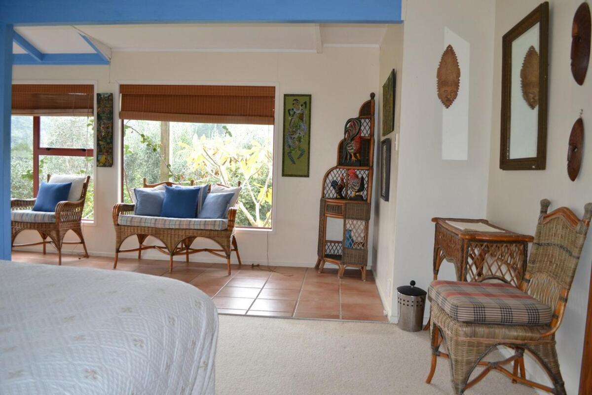 Great Barrier Oasis Lodge Tryphena Exteriér fotografie