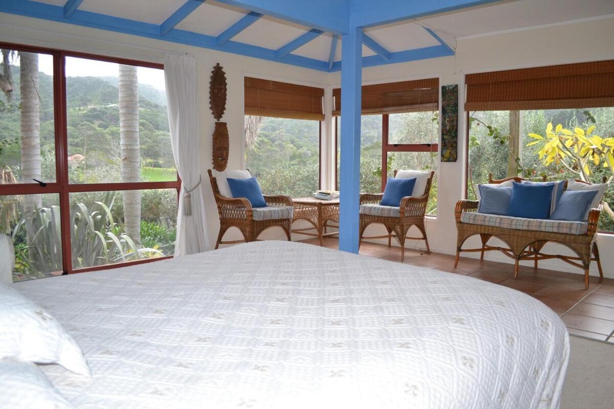 Great Barrier Oasis Lodge Tryphena Exteriér fotografie